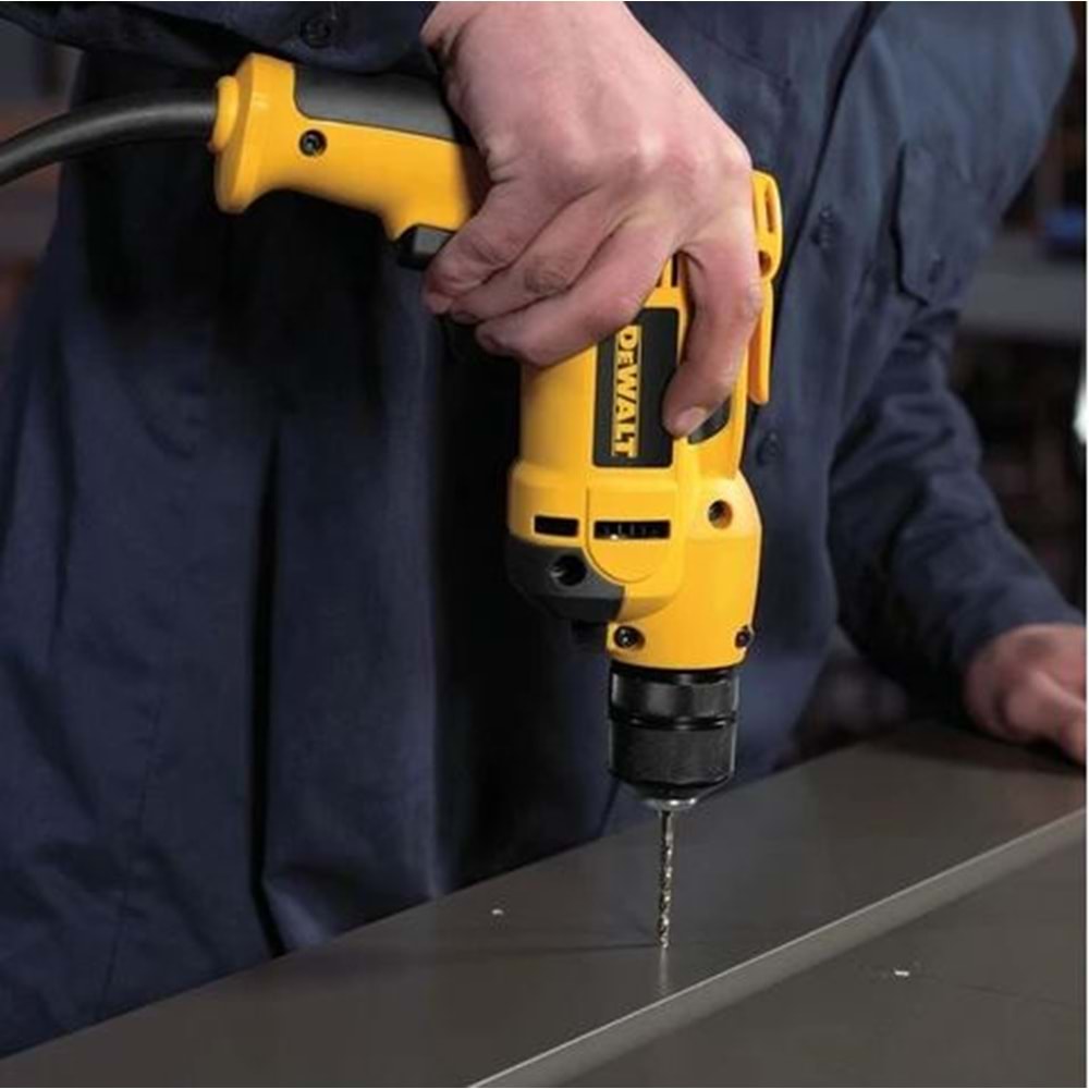 DWD112S - 10MM 701W DARBESİZ MATKAP DEWALT