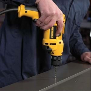 DWD112S - 10MM 701W DARBESİZ MATKAP DEWALT